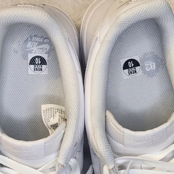 White Air Force 1 '07 - Picture 5 of 5